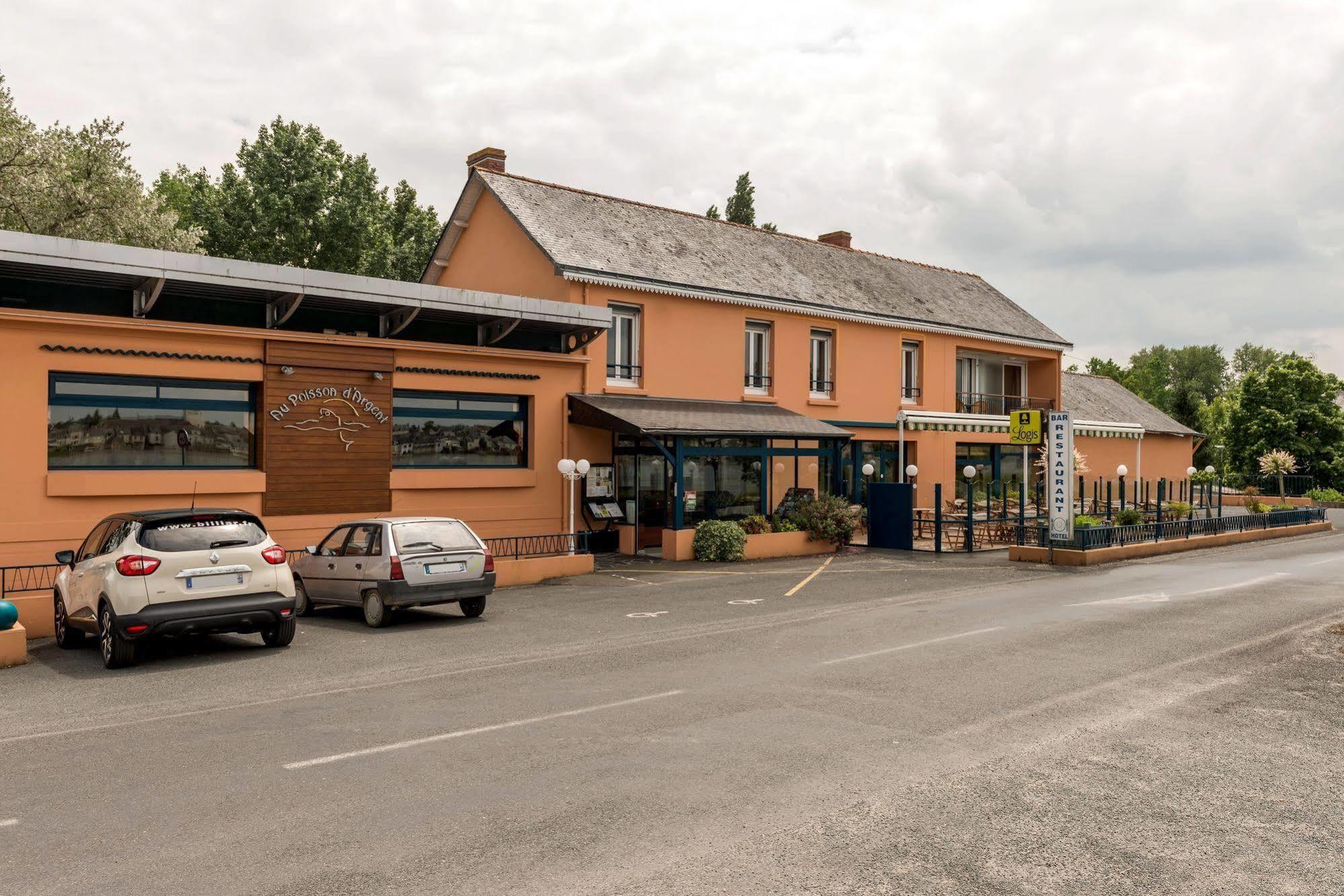 Logis Au Poisson D'Argent Hotel Le Mesnil-en-Vallee Exterior photo