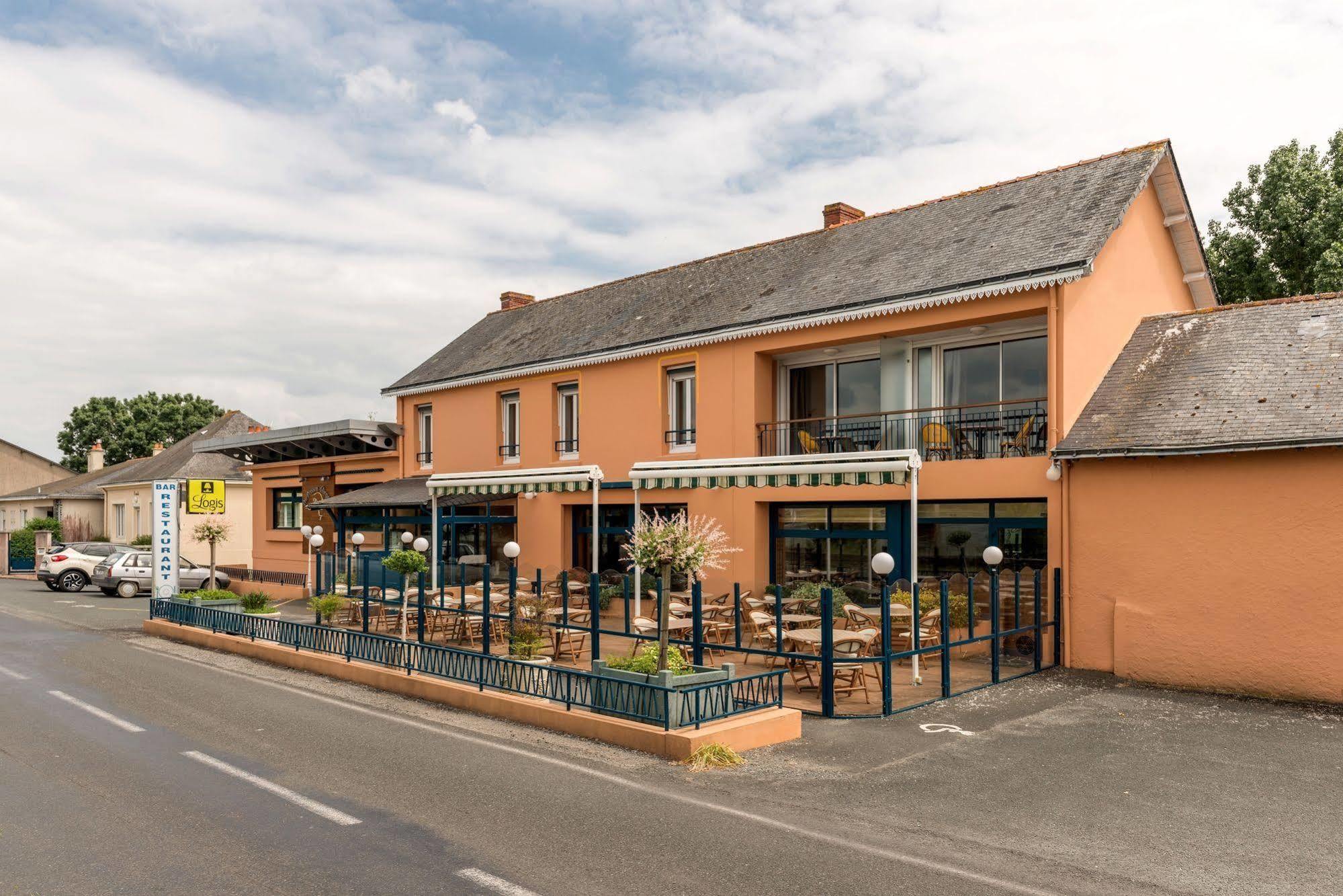 Logis Au Poisson D'Argent Hotel Le Mesnil-en-Vallee Exterior photo